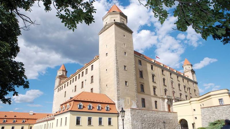 Burg, Bratislava