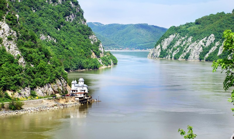 Titelbild der Reise Nestroy: Vom Donaudelta bis nach Wien