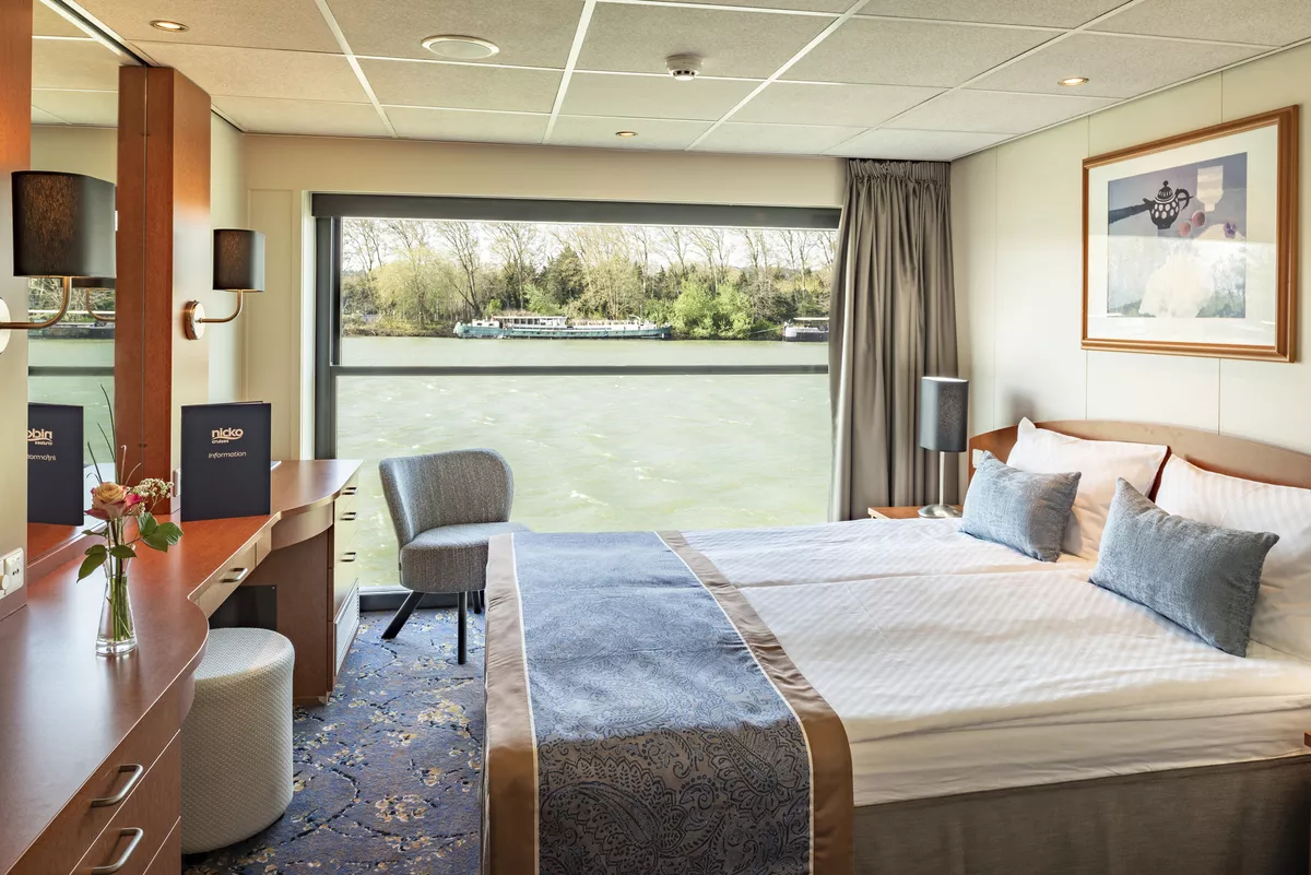 2-Bett Deluxe Oberdeck, Infinity-Balkon - © 