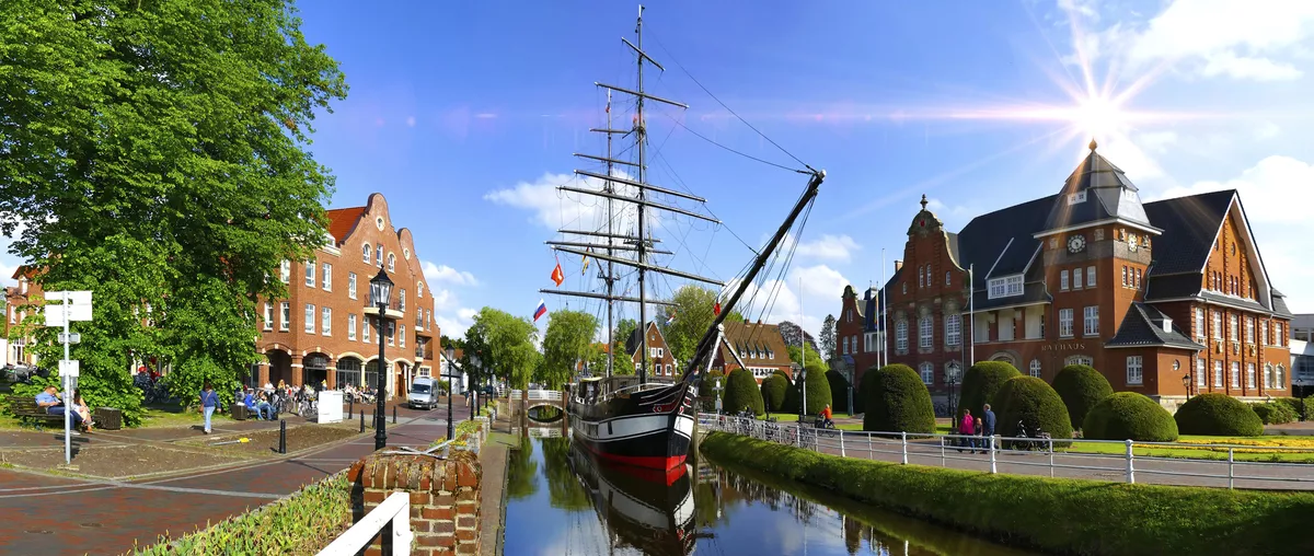 Rathaus, Papenburg - © EKH-Pictures - stock.adobe.com