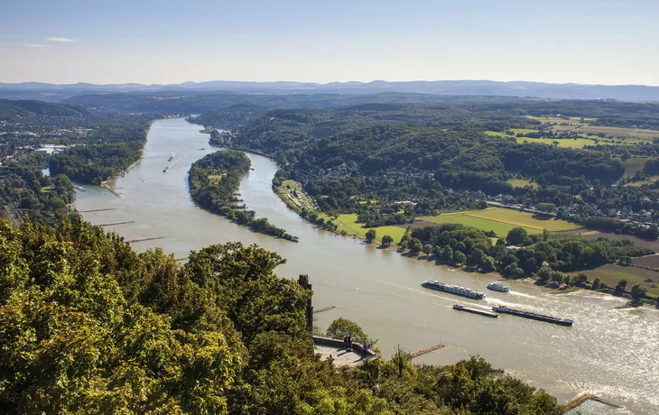 © shutterstock_185820065 - Königswinter, Sicht auf den Rhein vom Drachenfels