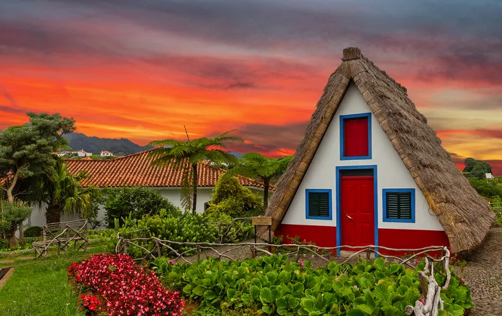 ©Vlada Z - stock.adobe.com - Santana auf Madeira, Portugal