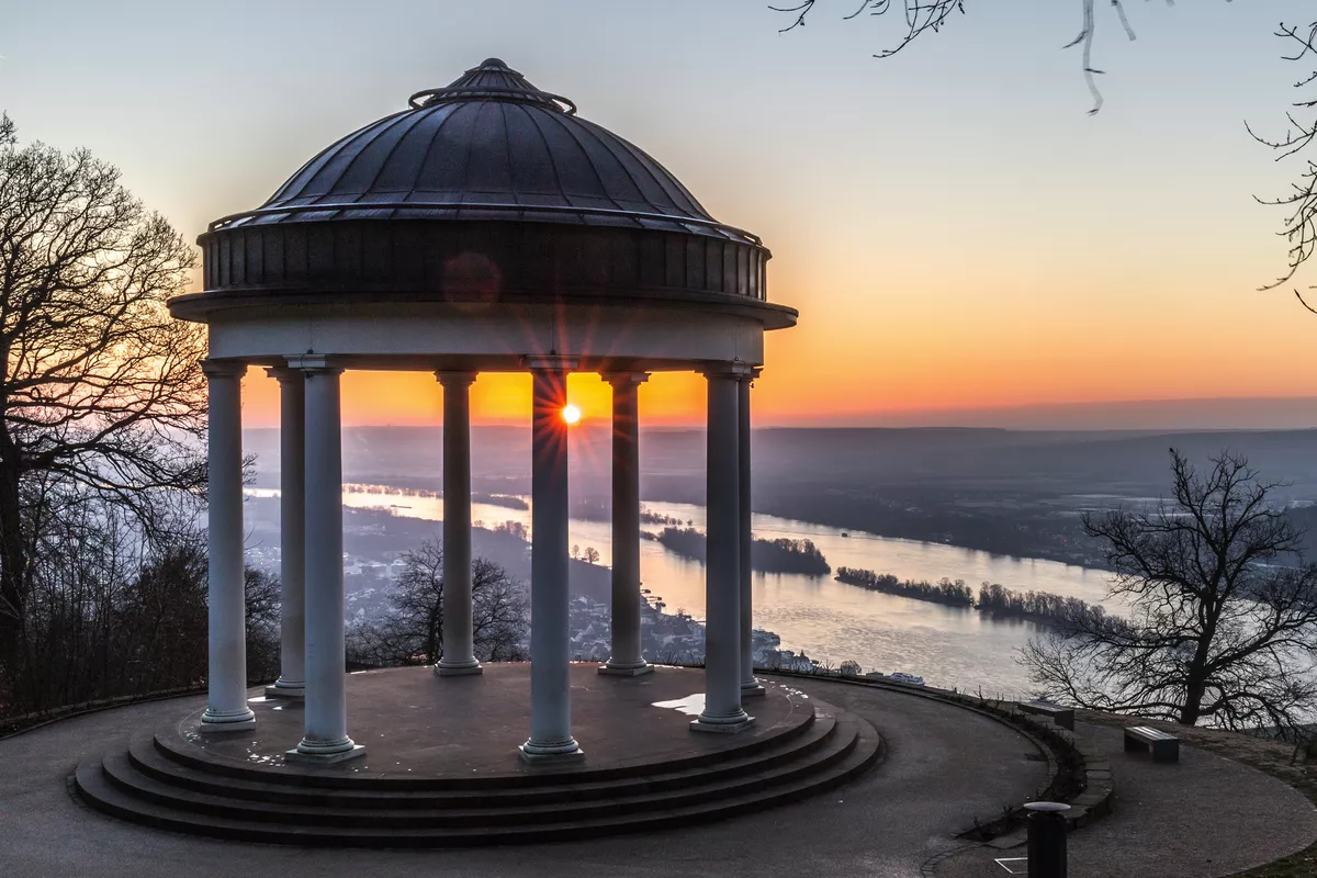 Blick vom Niederwalddenkmal in Rüdesheim - © parallel_dream - stock.adobe.com