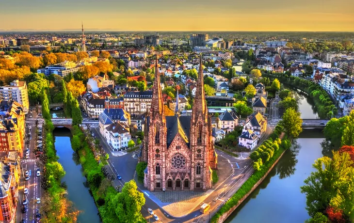 © Leonid Andronov - stock.adobe.com - Paulskirche in Straßburg