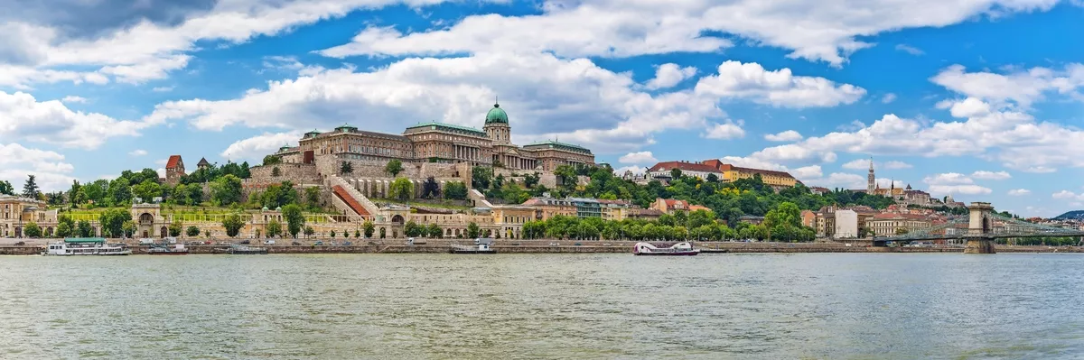 Budapester Burg - © Noppasinw - stock.adobe.com