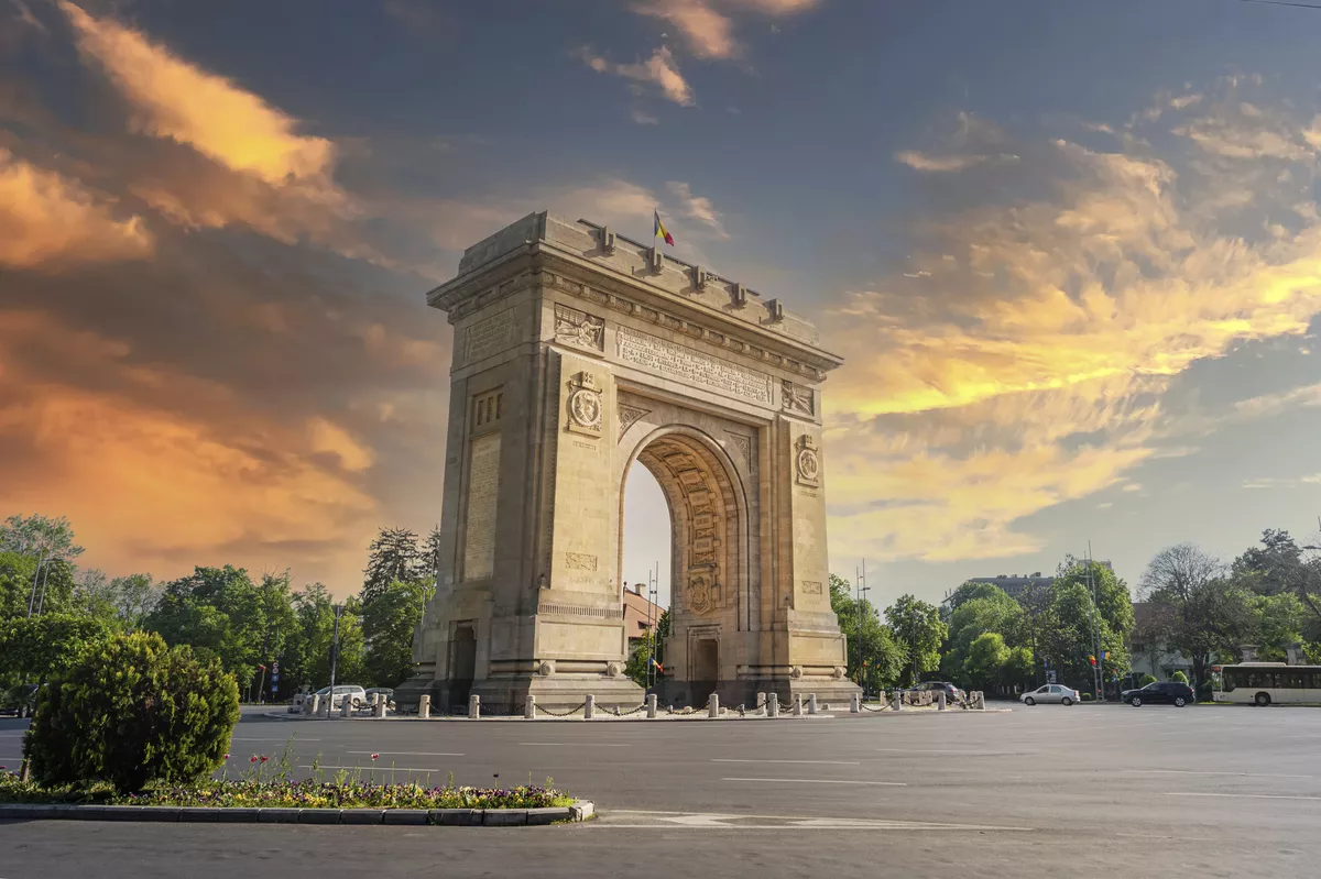 Triumphbogen, Bukarest - © cristianbalate - stock.adobe.com