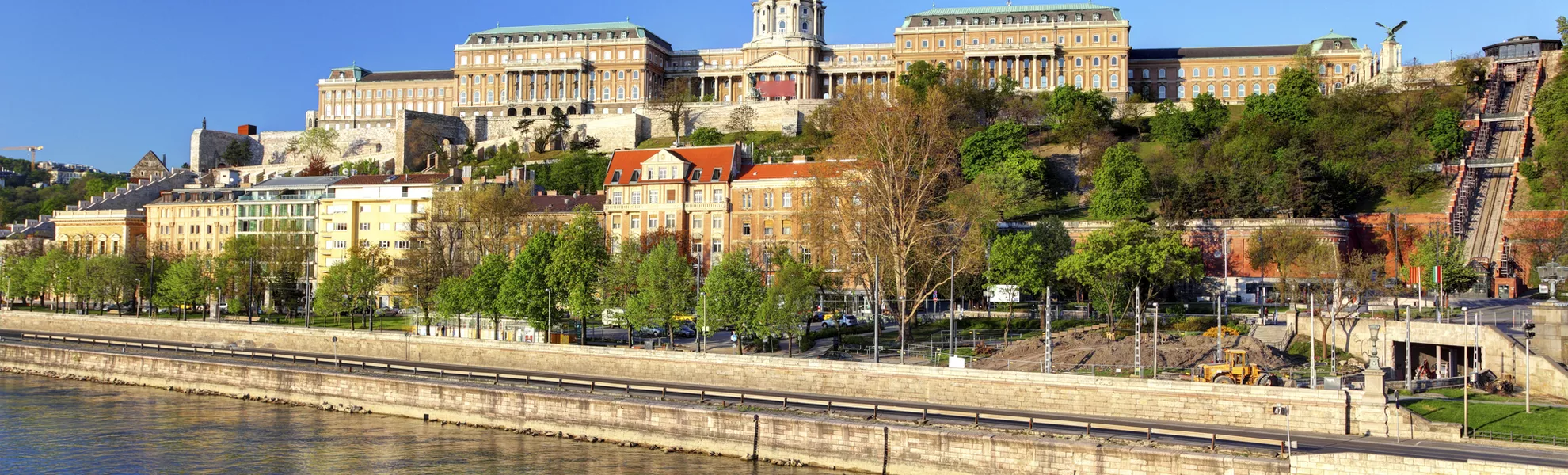 Burgpalast, Budapest - © shutterstock_288867860