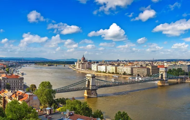 © Sergii Figurnyi - stock.adobe.com - Panorama von Budapest