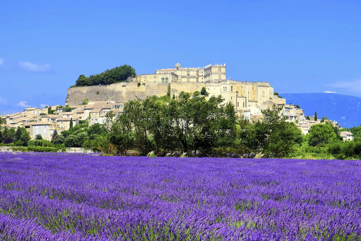 Altstadt von Grignan - © Getty Images/iStockphoto