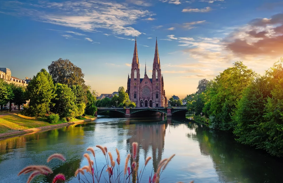 Kirche in Strasbourg - © Givaga - stock.adobe.com