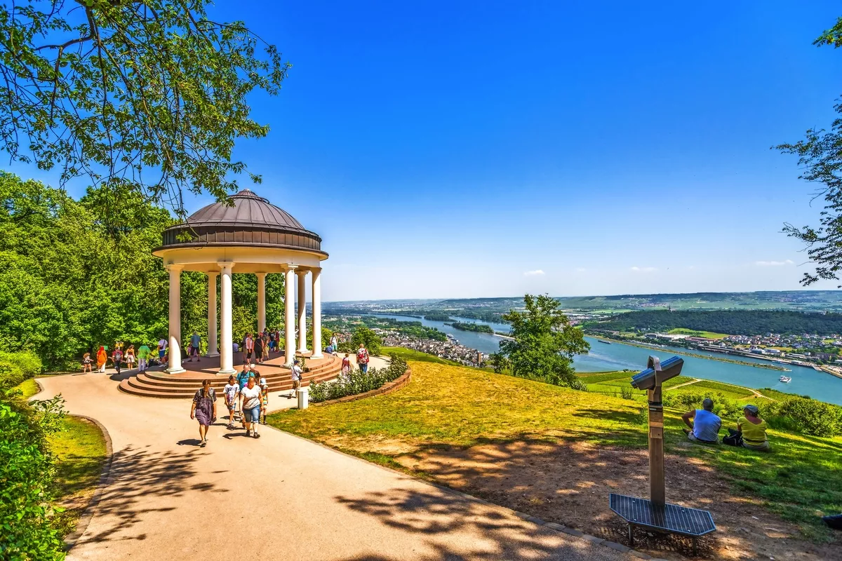 Blick vom Niederwaldtempel in Rüdesheim - © pure-life-pictures - stock.adobe.com