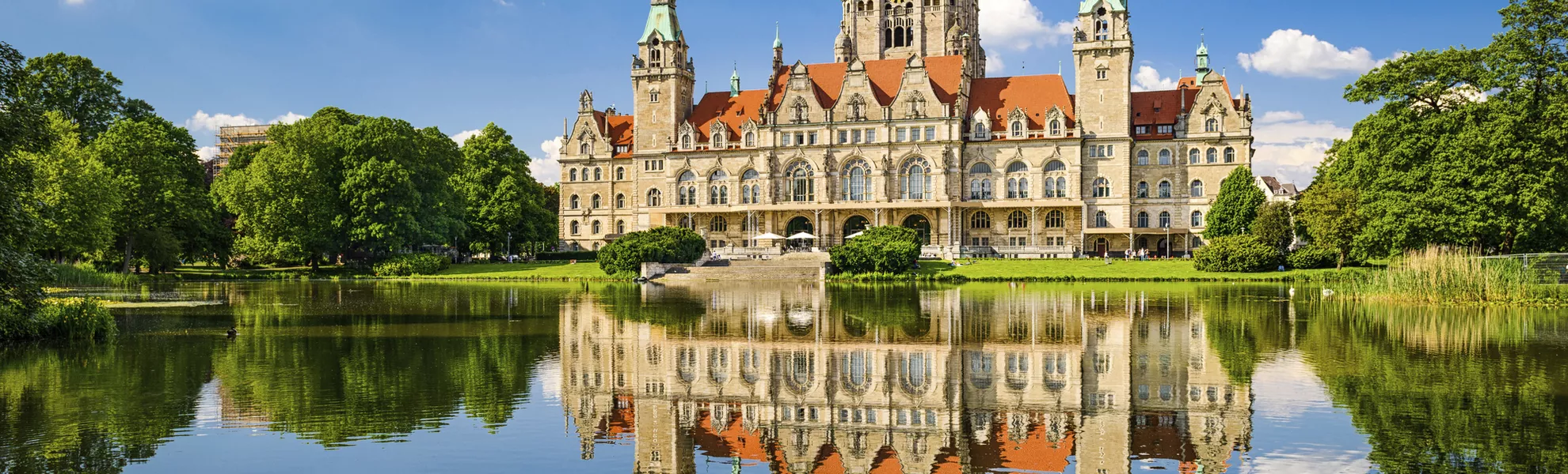 Rathaus Hannover am Maschsee - © Mapics - stock.adobe.com