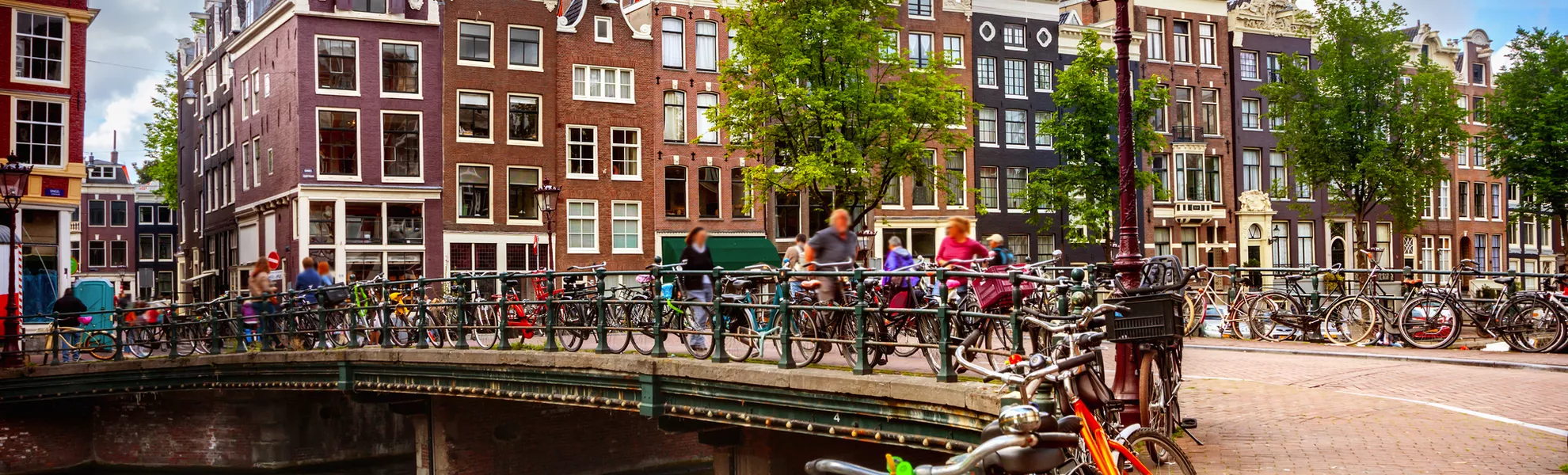 Kanal in Amsterdam - © adisa - stock.adobe.com