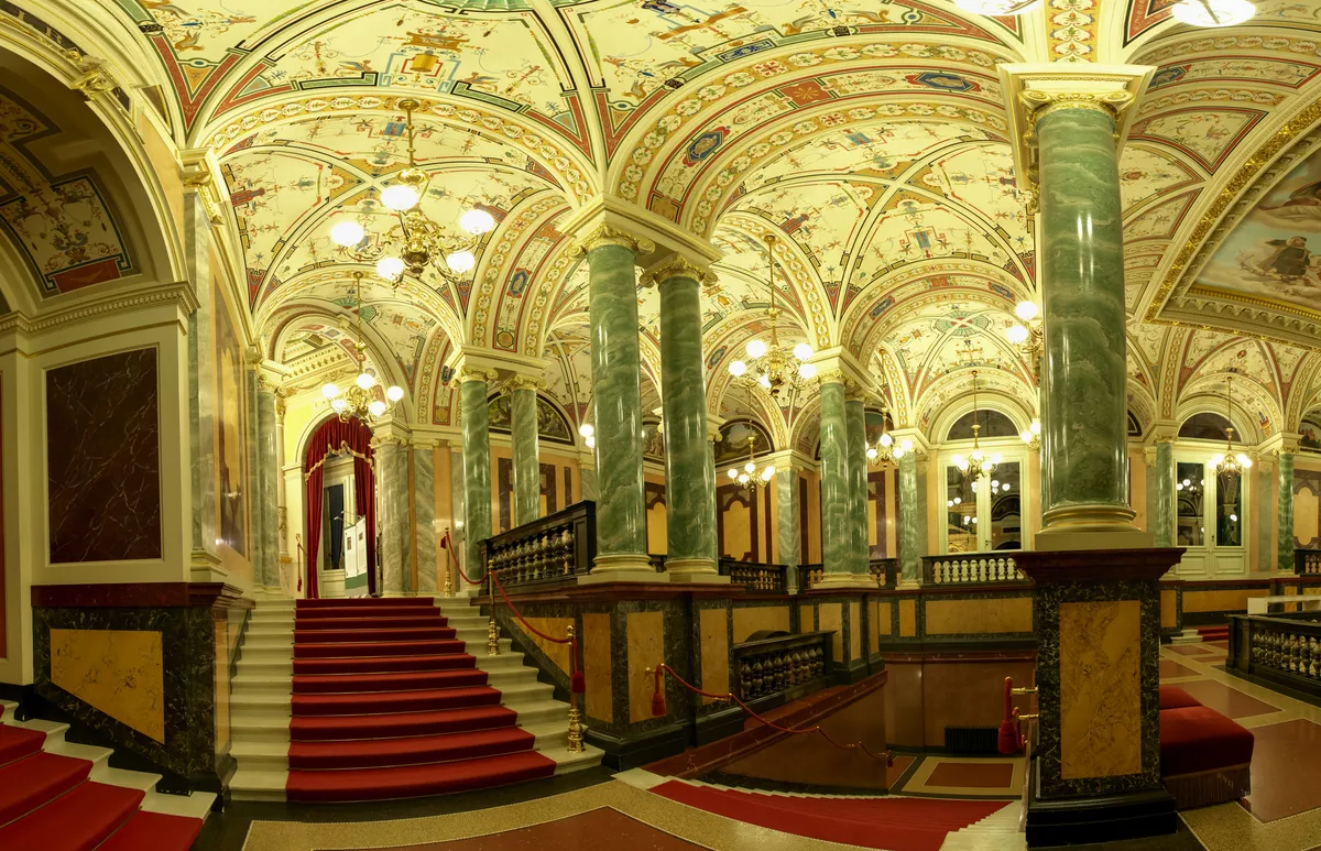 Semperoper von innen - © kivi80 - stock.adobe.com
