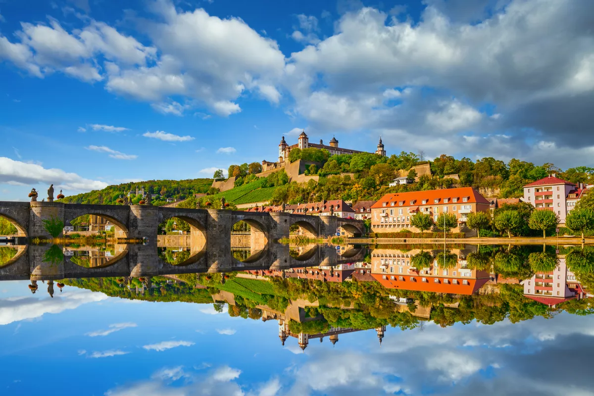 Festung Marienberg oberhalb von Würzburg in Unterfranken, Deutschland - © Pawel Pajor - stock.adobe.com