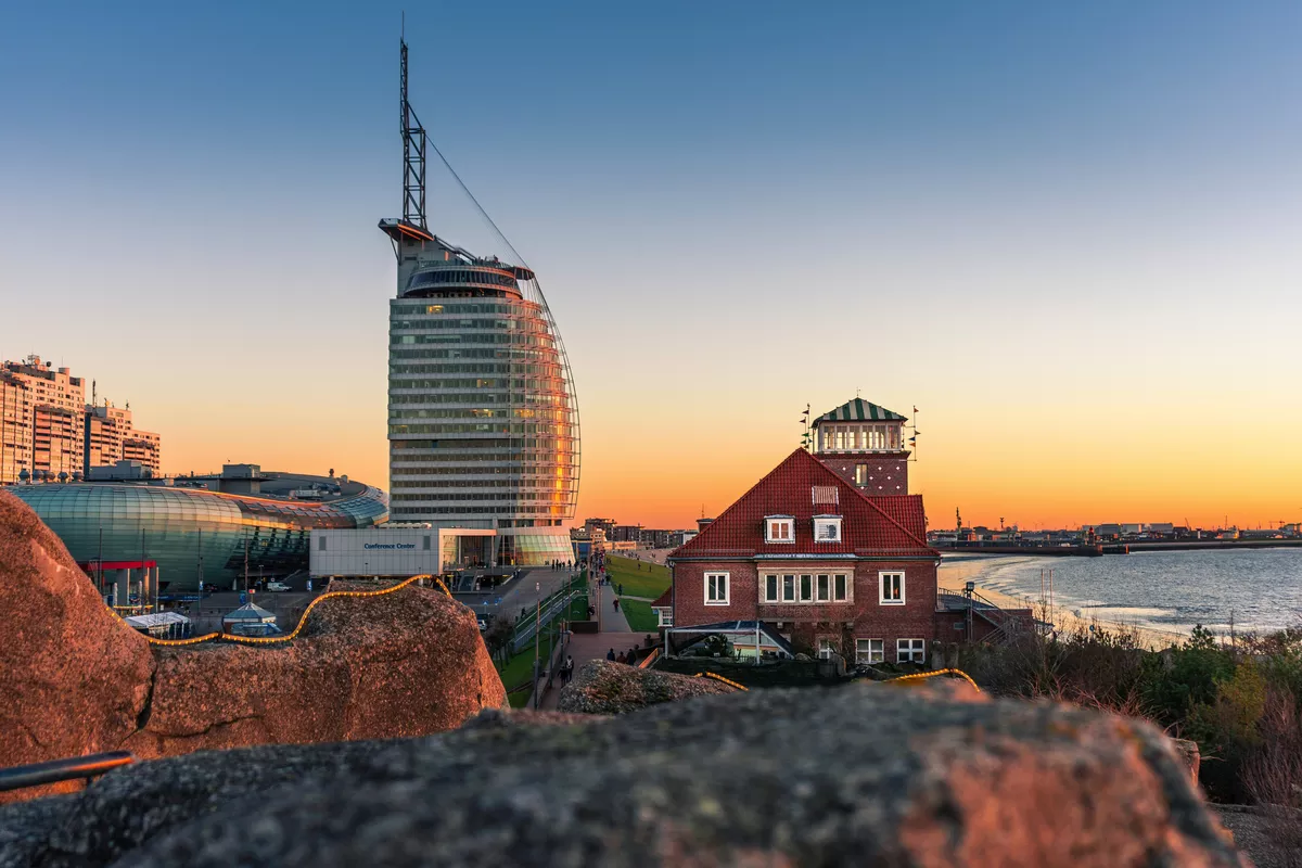 Sonnenuntergang in Bremerhaven, Deutschland - ©Steffen - stock.adobe.com