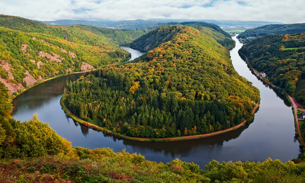 Saarschleife bei Mettllach - © mojolo - stock.adobe.com