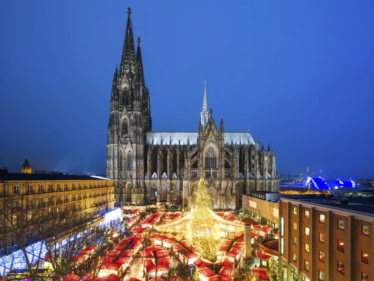 Weihnachtsmarkt mit Dom, Köln - © 92590376 - Fotolia Weihnachtsmarkt mit Dom, Köln - © 92590376 - Fotolia