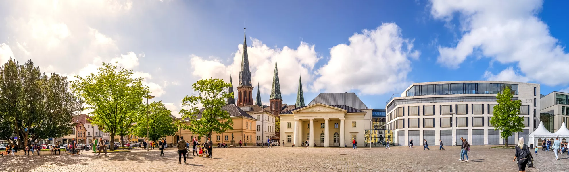 Schlossplatz von Oldenburg - ©Sina Ettmer - stock.adobe.com