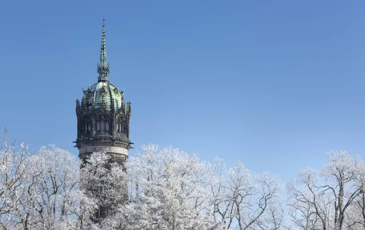 © photoschmidt - stock.adobe.com - Historic Castle Church of Wittenberg in winter