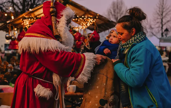 © Schloss Lomnitz - Adventsmarkt Schloss Lomnitz