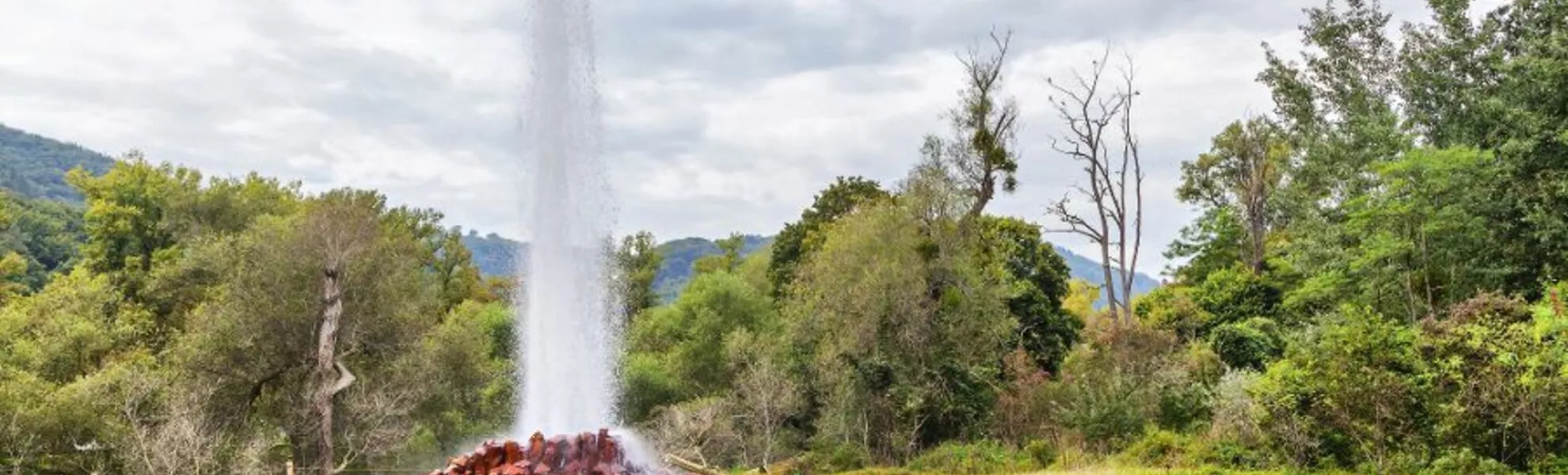 Andernach Geyser - start of eruption - © bbsferrari - Fotolia