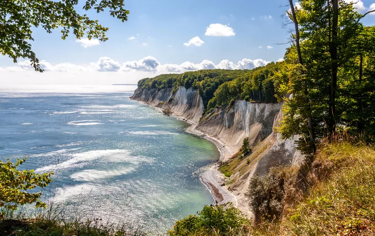 © FLeiPhoto.de - stock.adobe.com - Kreidefelsen auf der Insel Rügen