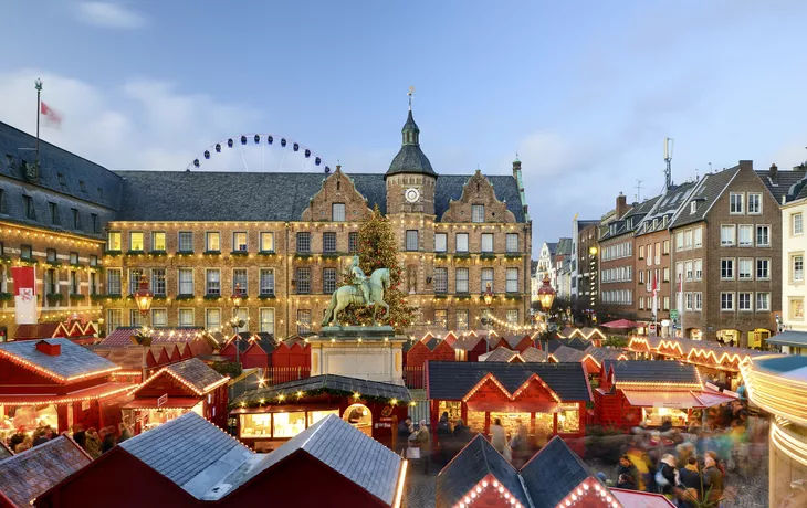 © Francesco Carovillano - Weihnachtsmarkt Düsseldorf