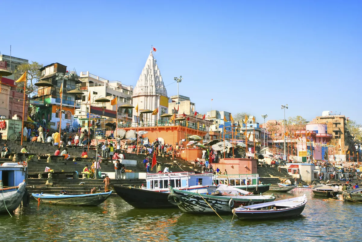 Die heilige Stadt am Ganges, Varanasi - © shutterstock_66189043