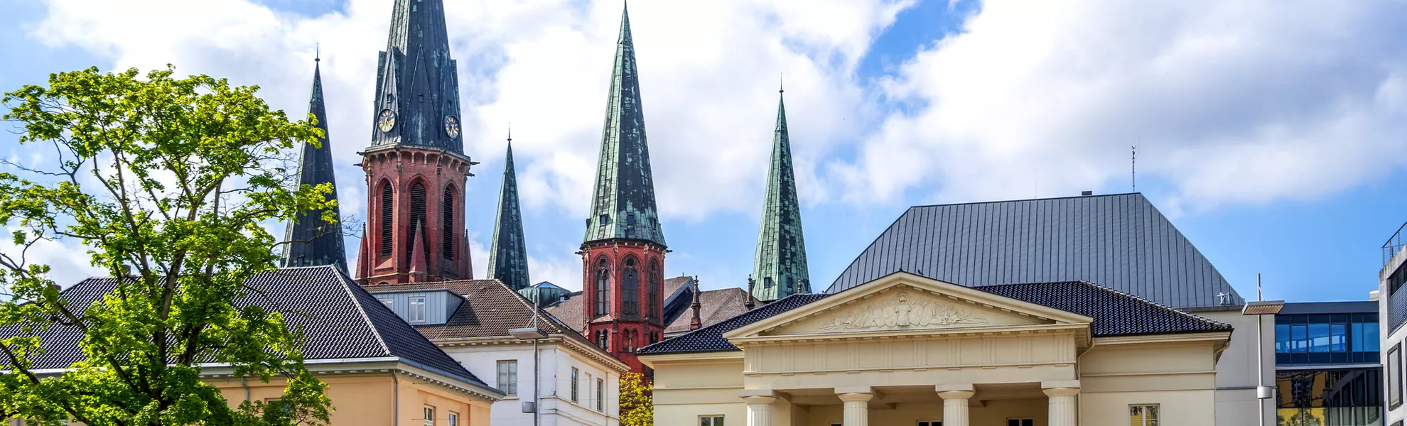 Schlossplatz in Oldenburg - © Sina Ettmer - stock.adobe.com Schlossplatz in Oldenburg - © Sina Ettmer - stock.adobe.com