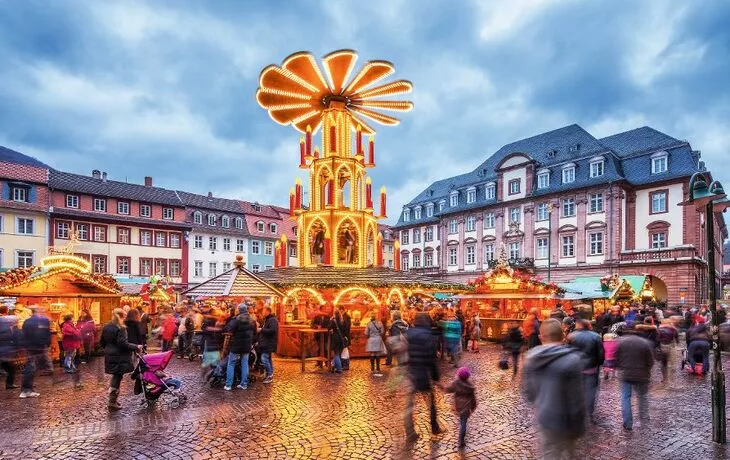 © eyetronic - Fotolia - Weihnachtsmarkt in Heidelberg