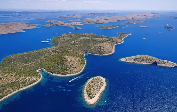 die Kornaten oder Kornati-Inseln sind die größte und dichteste Inselgruppe in der kroatischen Adria - © bigguns - stock.adobe.com