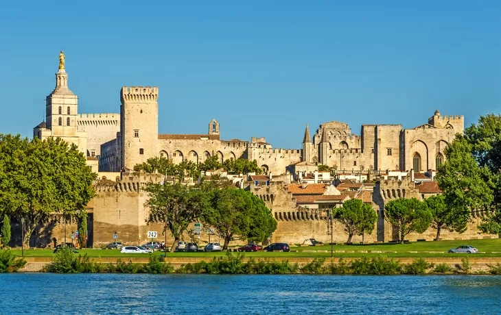 © milosk50 - Fotolia - Papstpalast in Avignon