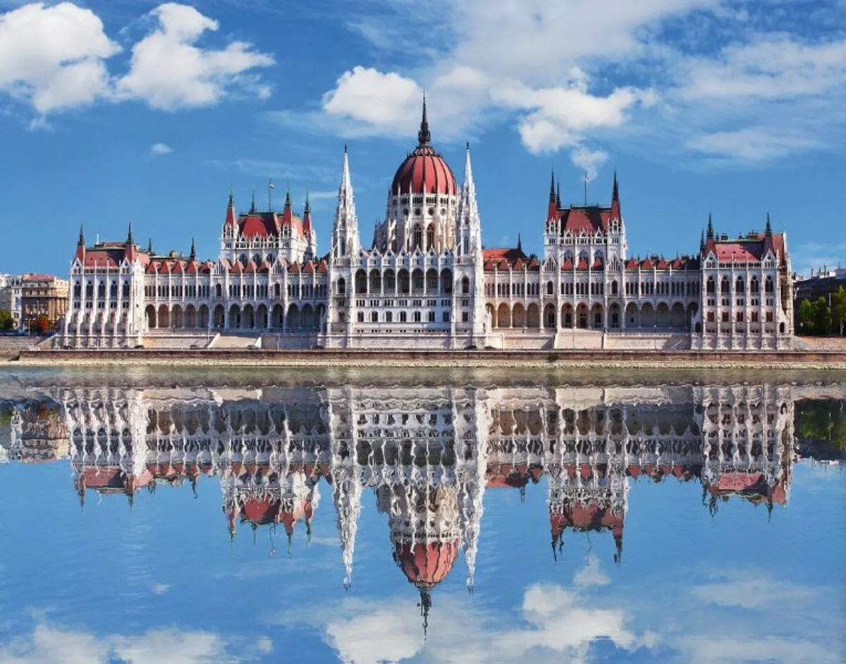 Parlamentsgebäude in Budapest - © Tomas Sereda - Fotolia