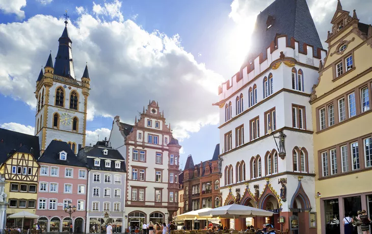 © Petair - stock.adobe.com - Hauptplatz von Trier