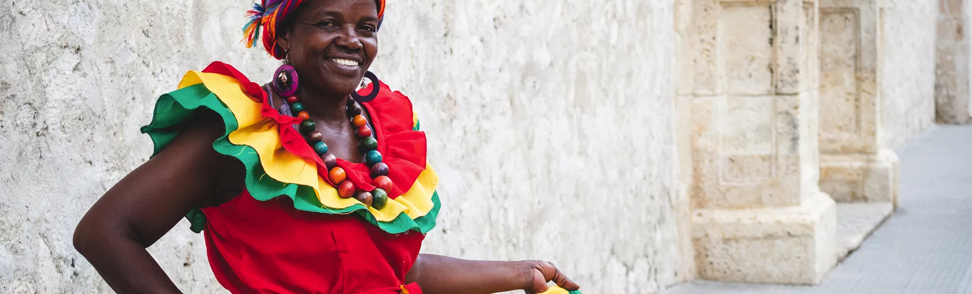traditionelle Palenquera-Straßenverkäuferin in Cartagena - © R.M. Nunes - stock.adobe.com