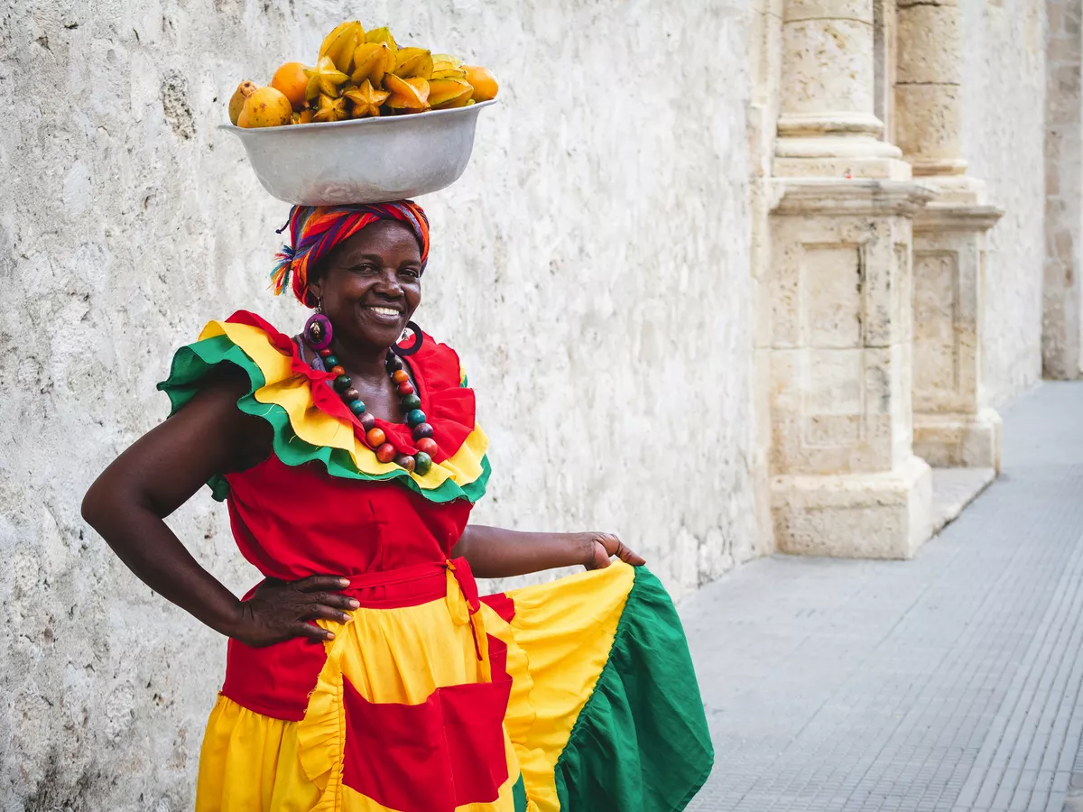 traditionelle Palenquera-Straßenverkäuferin in Cartagena - © R.M. Nunes - stock.adobe.com