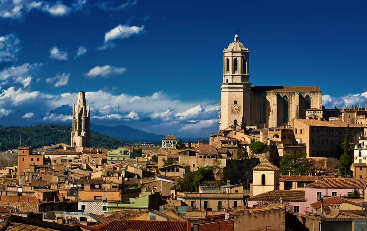 © Aleix Cortadellas - stock.adobe.com - Altstadt von Girona