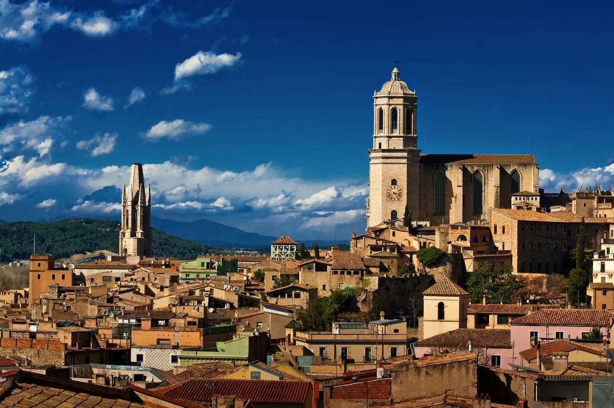 Altstadt von Girona - © Aleix Cortadellas - stock.adobe.com