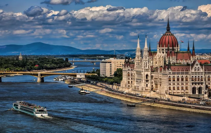 © ArTo - stock.adobe.com - Parlement de Budapest, Hongrie