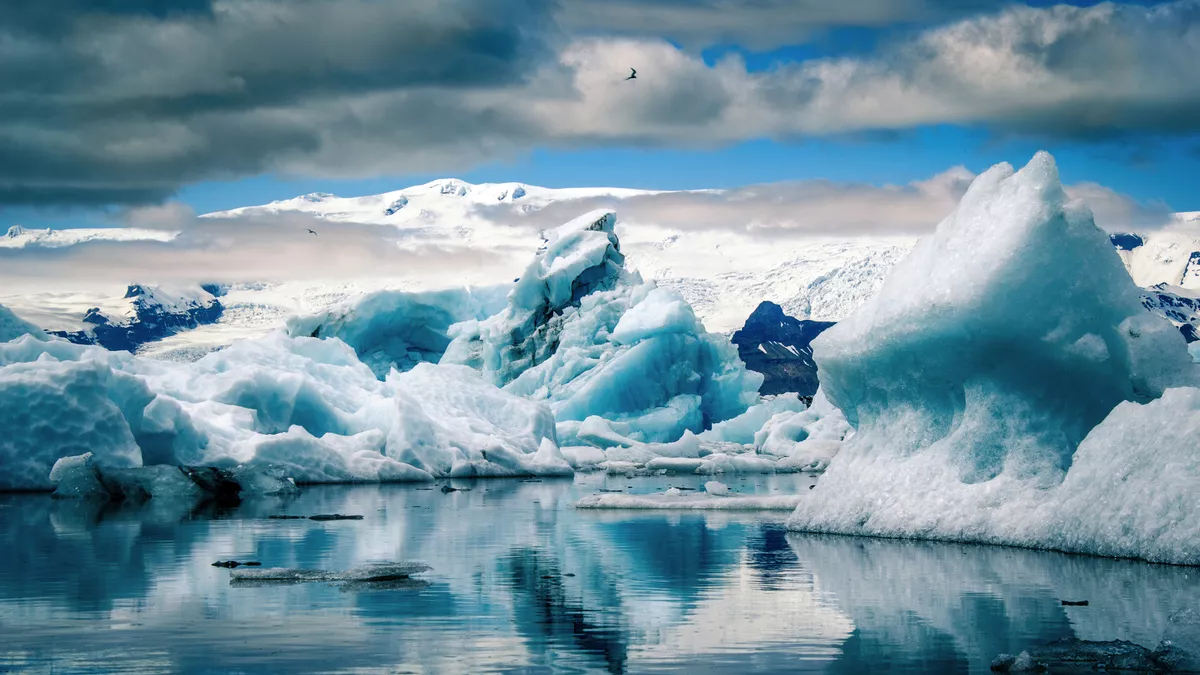 Gletscherlagune Jökulsárlón im Nationalpark Vatnajökull  - © CHacker - stock.adobe.com