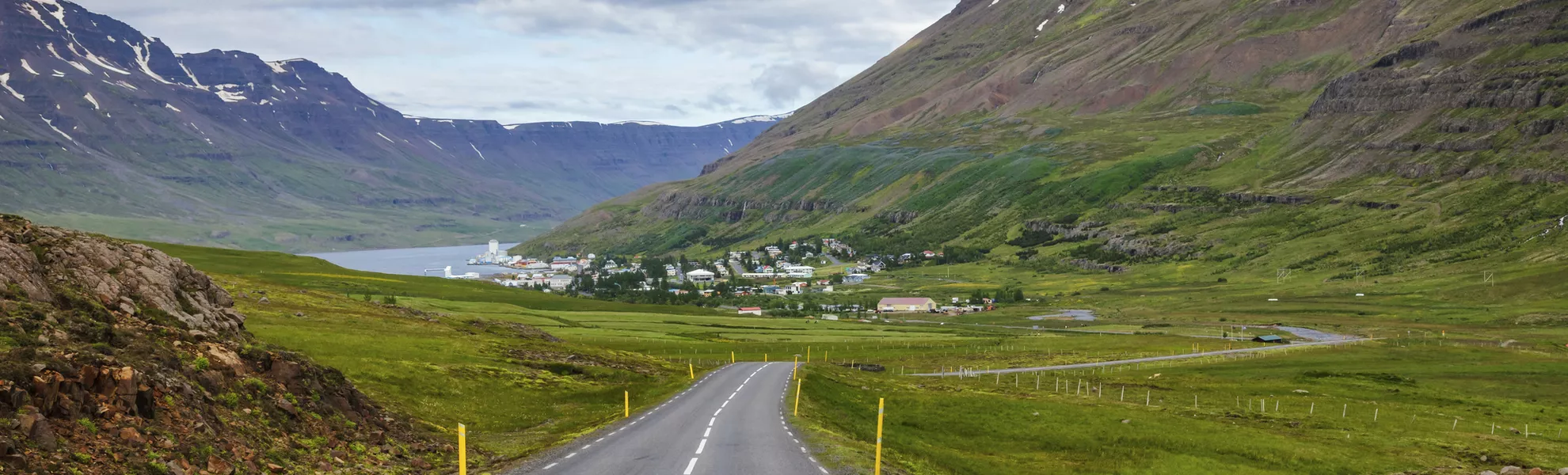 Landstrasse bei Egilsstaðir - © Getty Images/iStockphoto