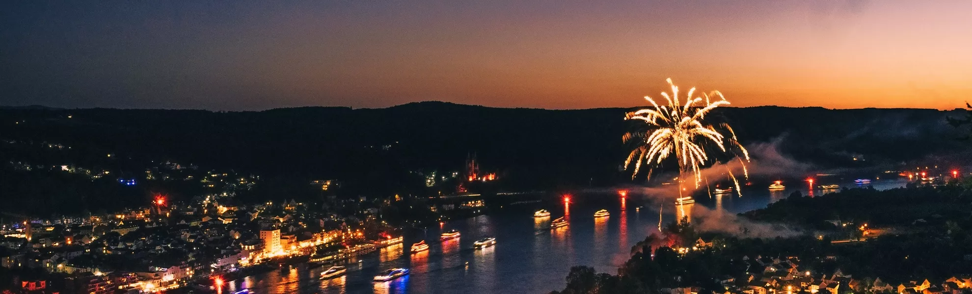 Rhein in Flammen mit Blick vom 