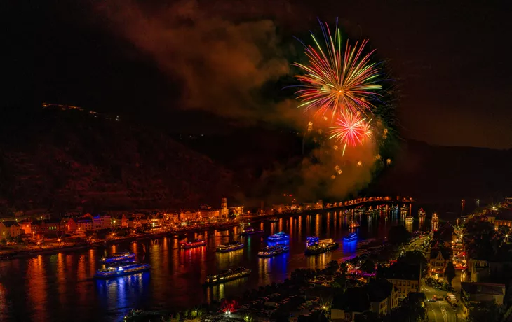 © Harald Tedesco - stock.adobe.com - Rhein in Flammen St. Goar, St. Goarshausen