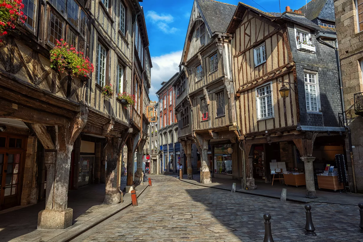 Dinan in der Bretagne - © Boris Stroujko - stock.adobe.com
