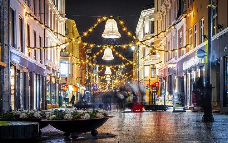 Weihnachtsdekoration in Oslo - © alexey_fedoren - stock.adobe.com