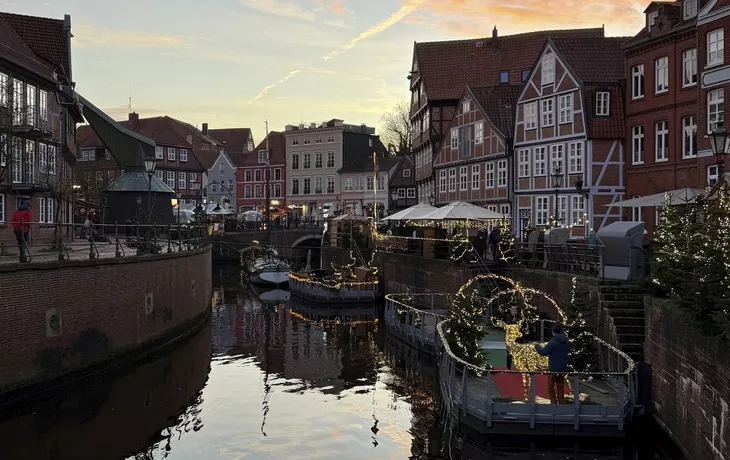 Monika Theiler - Schwinge in Stade bei Abenddämmerung