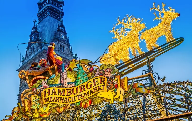 © powell83 - Fotolia - Hamburger Weihnachtsmarkt am Rathaus, Deutschland