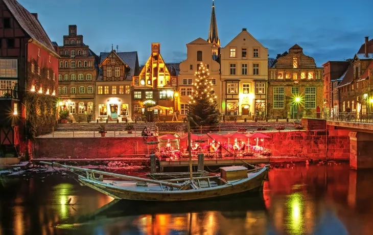 © m. letschert - stock.adobe.com - weihnachtliches Lüneburg, Deutschland