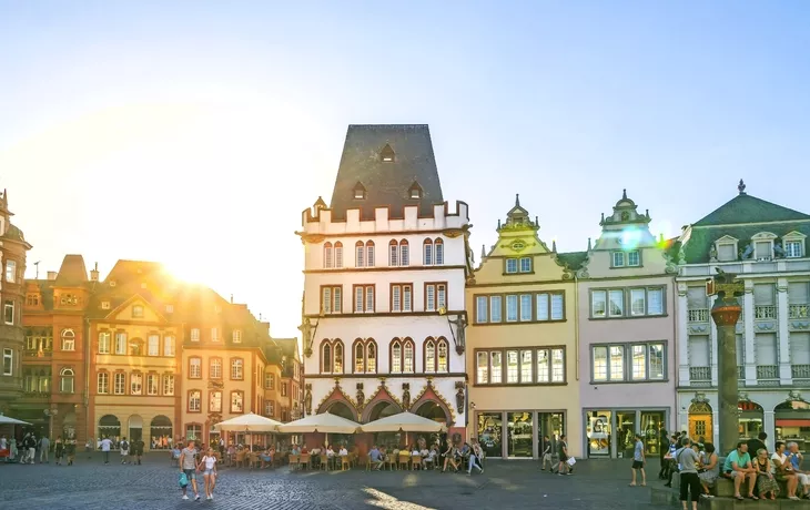 © pure-life-pictures - stock.adobe.com - Trier, Hauptmarkt 
